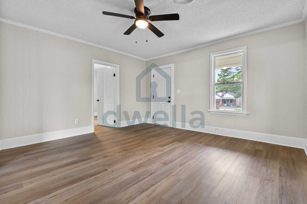 219 S Guignard Dr - Photo 3 of 23