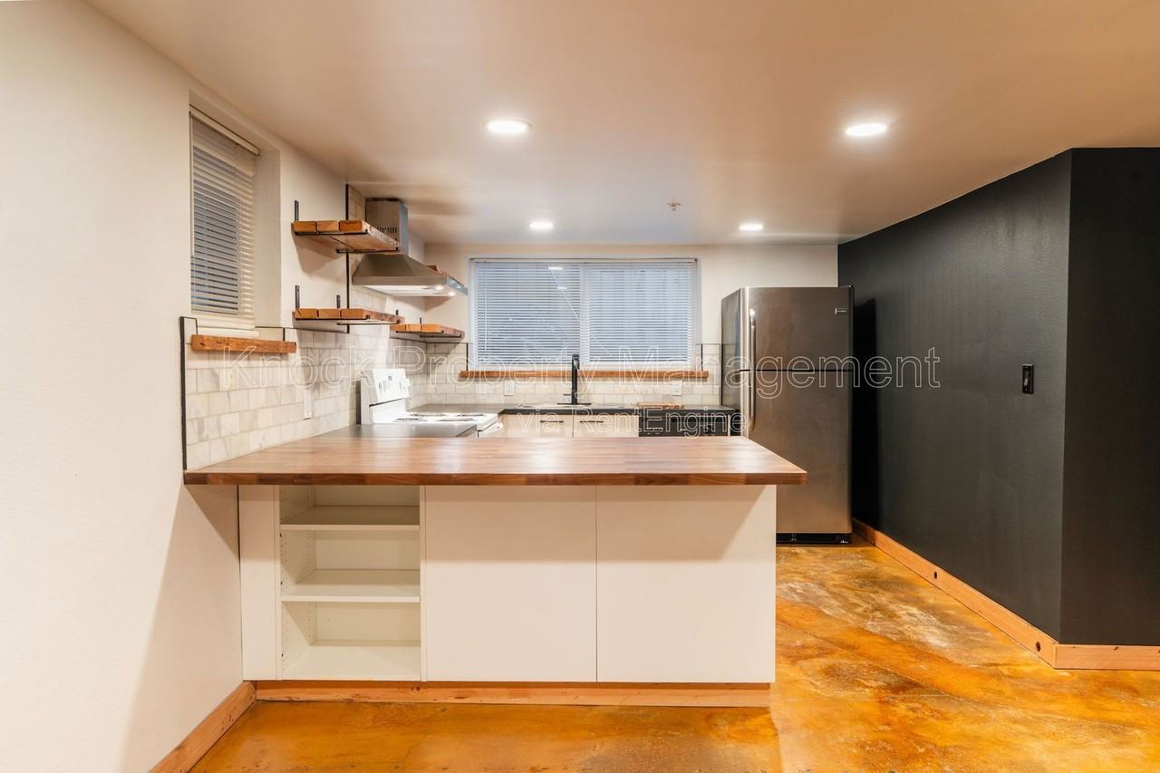 1815 Nw Hoyt St #1 - Photo 5 of 31