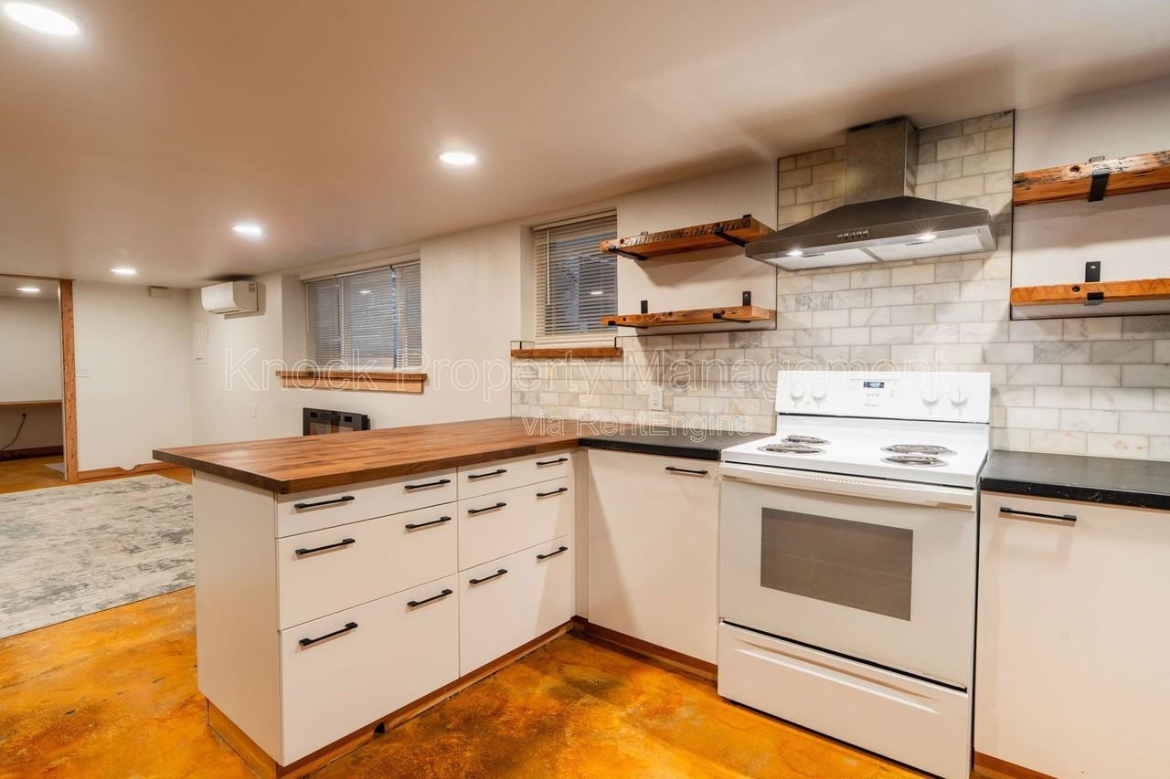 1815 Nw Hoyt St #1 - Photo 4 of 31