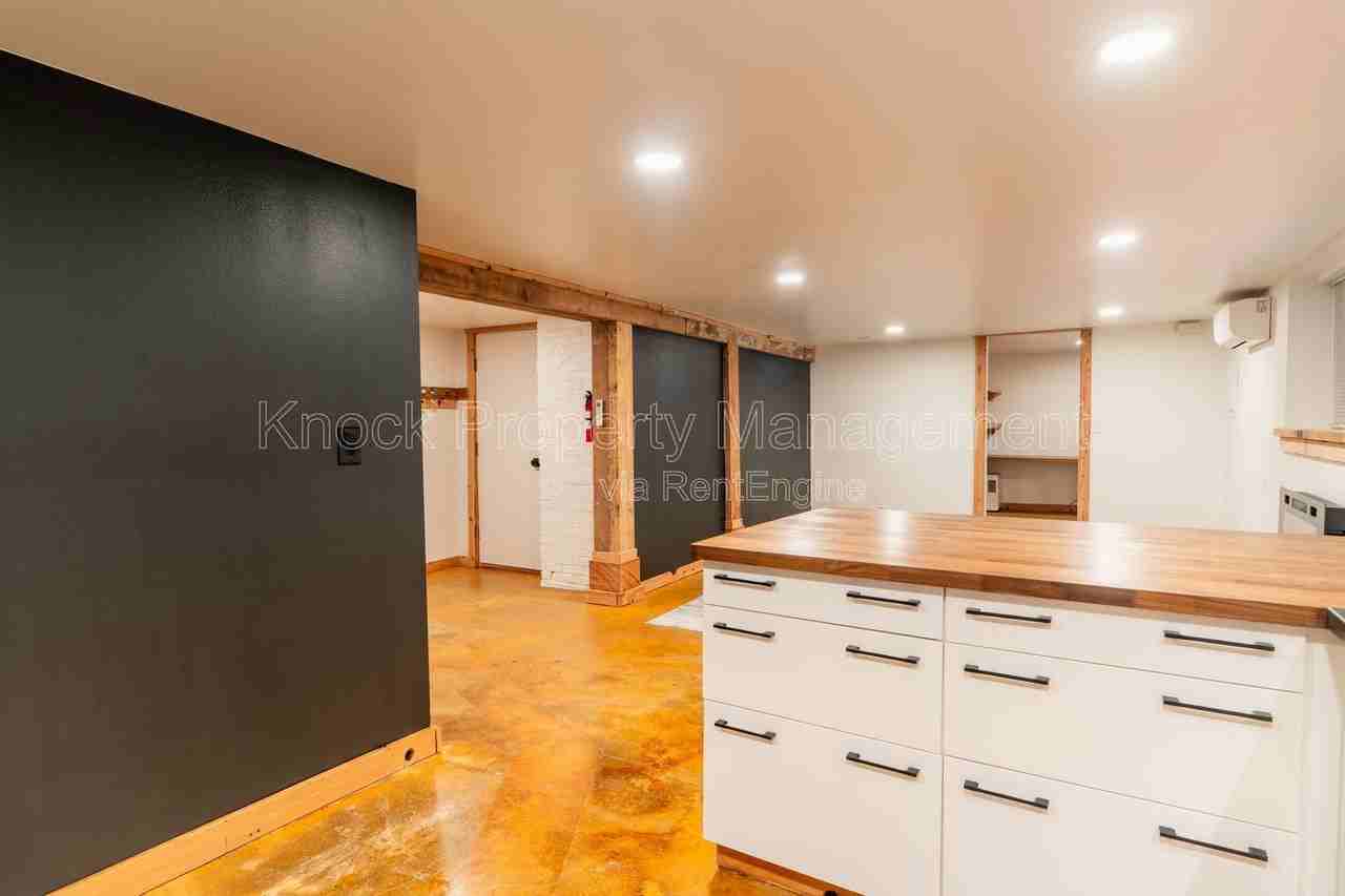 1815 Nw Hoyt St #1 - Photo 7 of 31