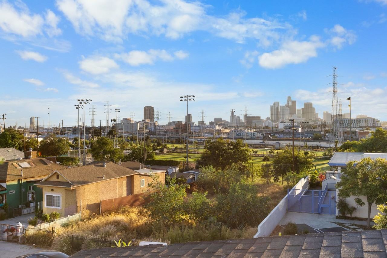 Apartment Community in Lincoln Heights - Photo 3 of 36