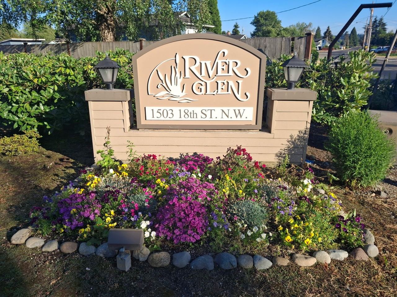 River Glen Apartments - Photo 6 of 8