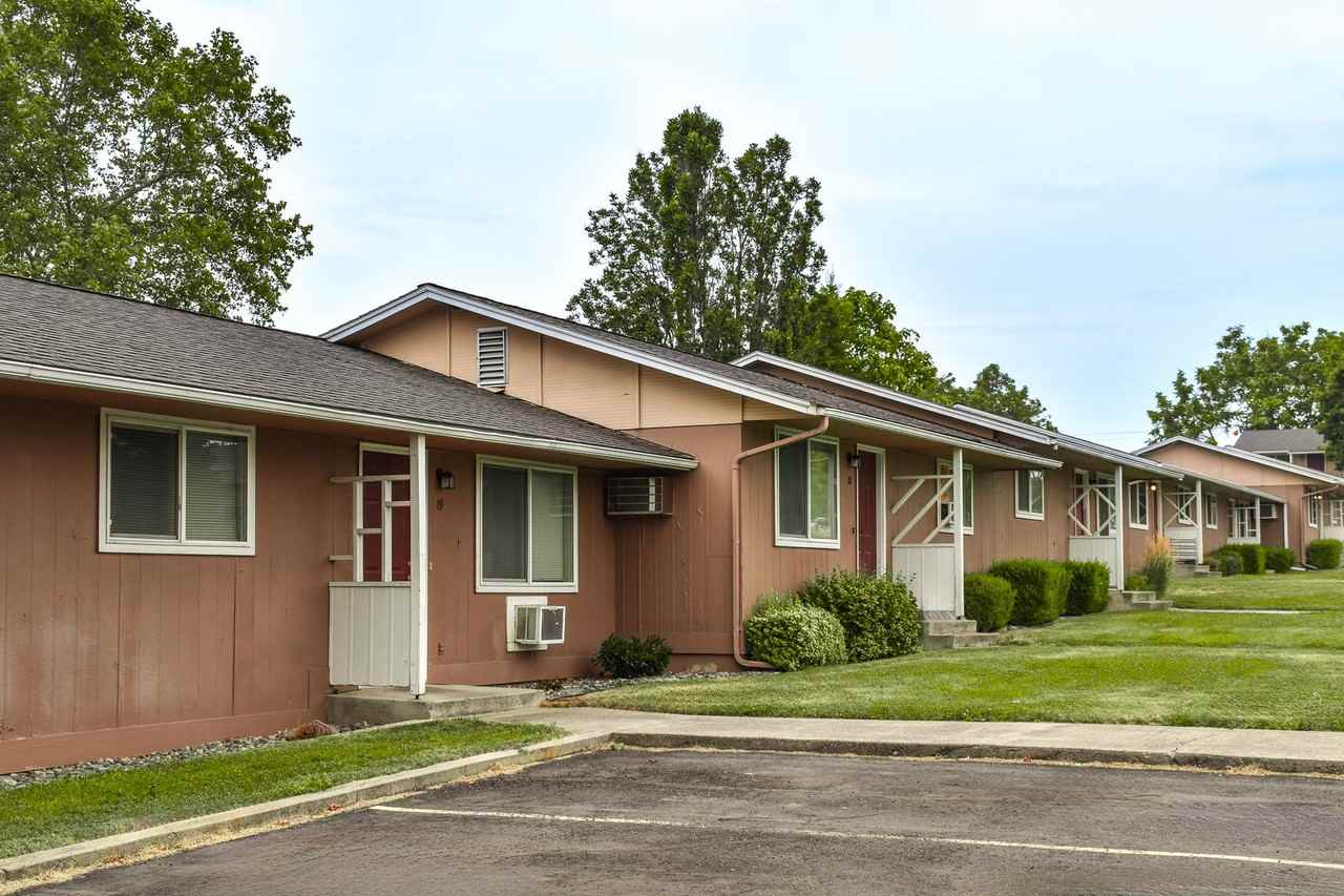 Highland Apartments - Photo 2 of 6