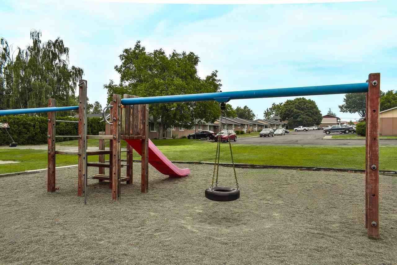 Highland Apartments - Photo 5 of 6