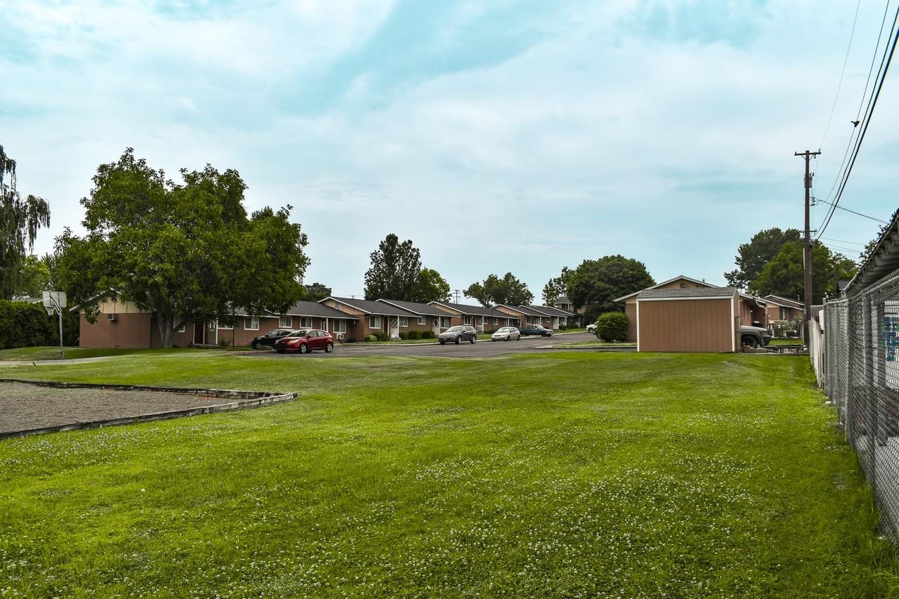 Highland Apartments - Photo 6 of 6