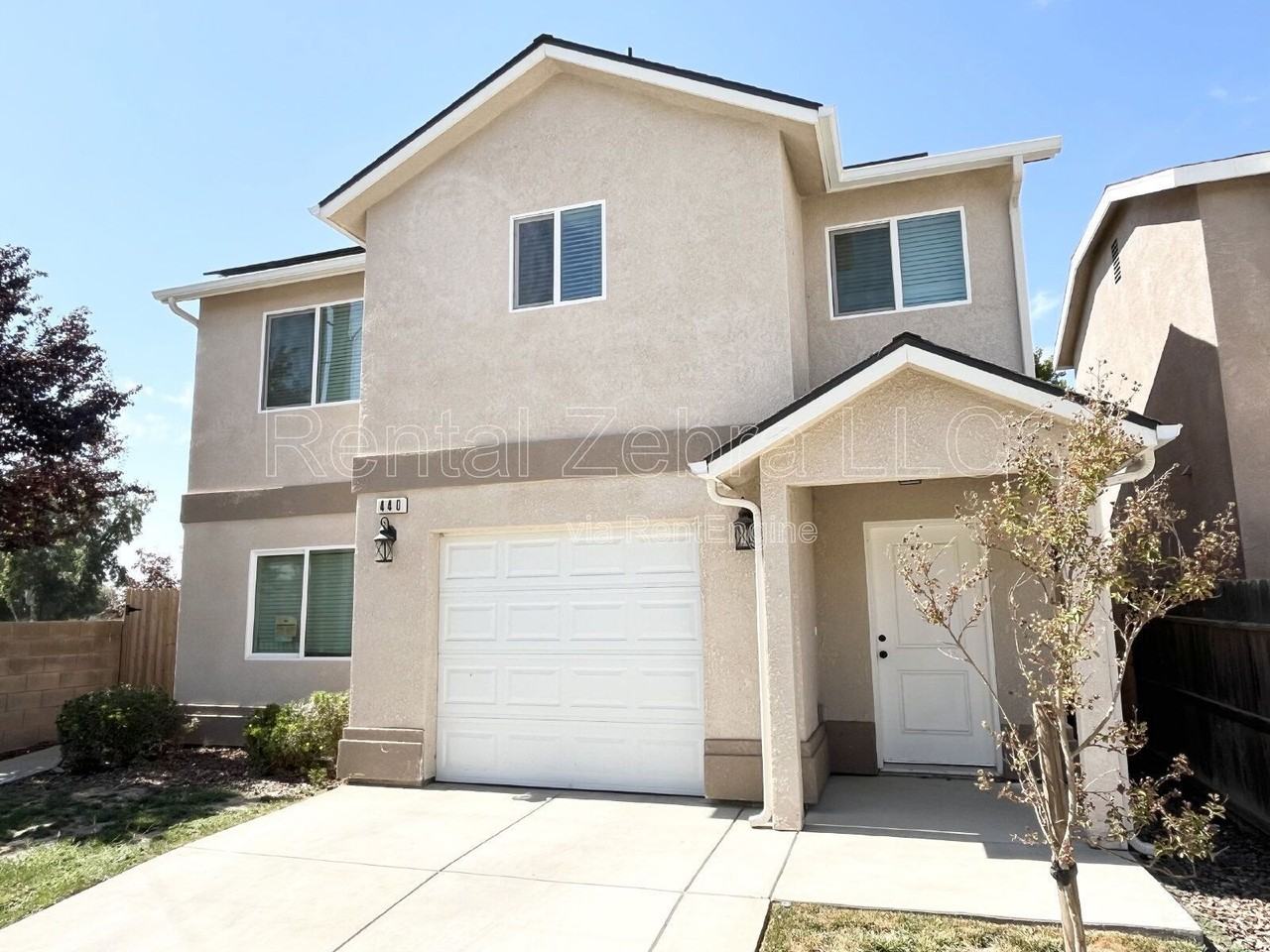 440 Olive Way - Photo 2 of 27