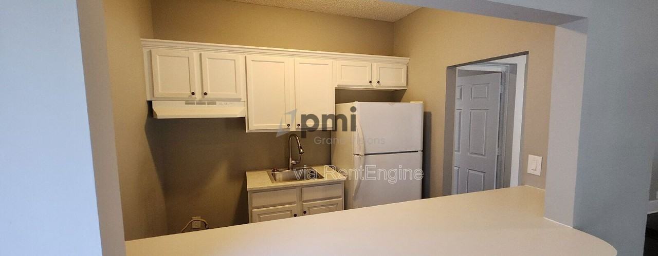 631 W William St - Photo 3 of 11