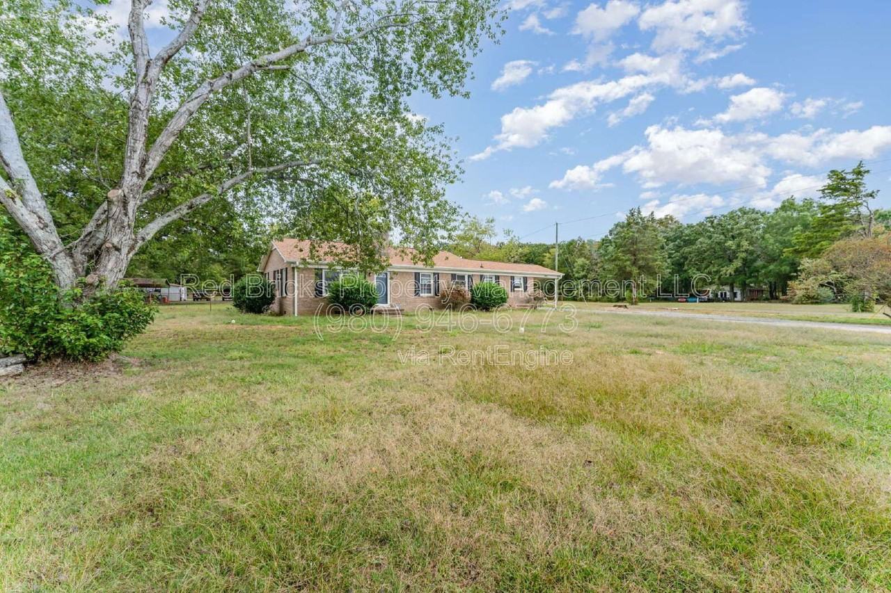 14013 Eastfield Rd - Photo 4 of 22