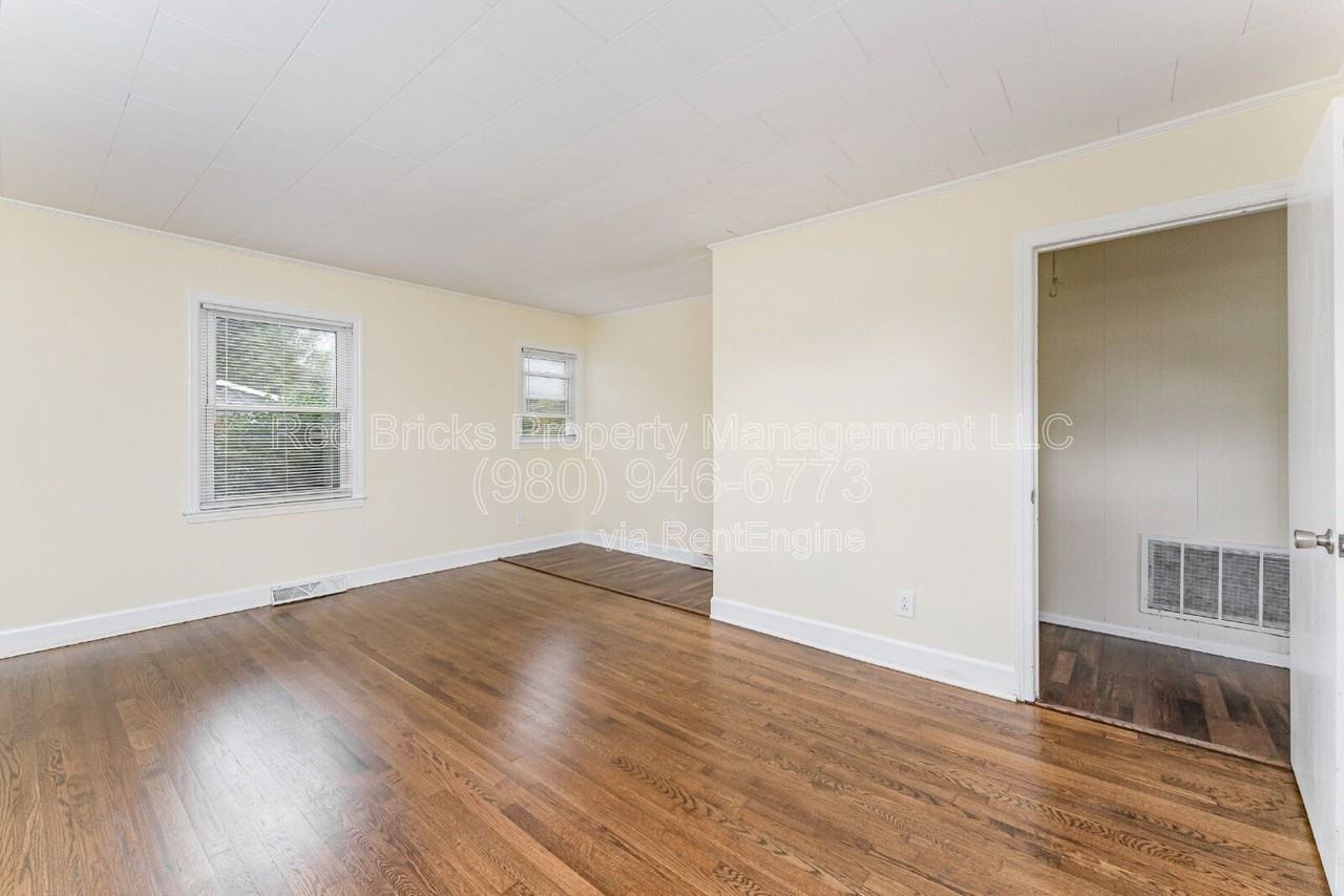 14013 Eastfield Rd - Photo 7 of 22