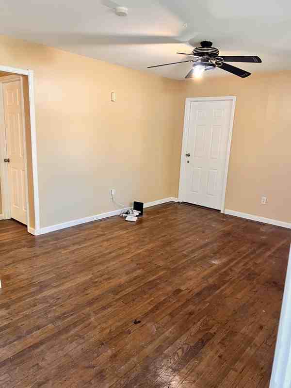 270 Louise Ave - Photo 2 of 9