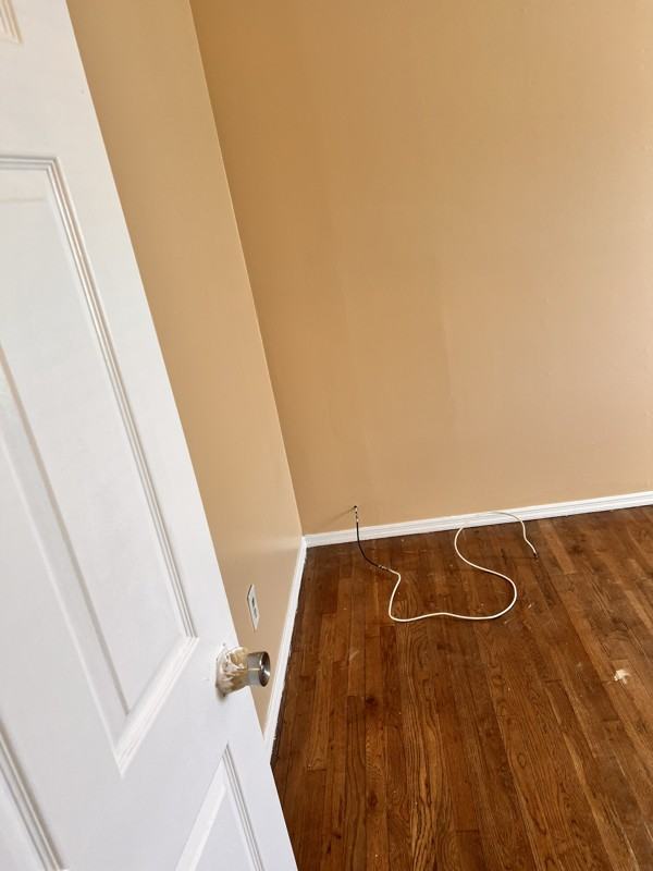 270 Louise Ave - Photo 3 of 9