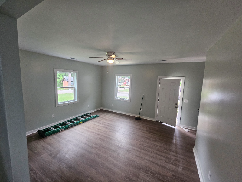 402 Floyd St - Photo 2 of 8