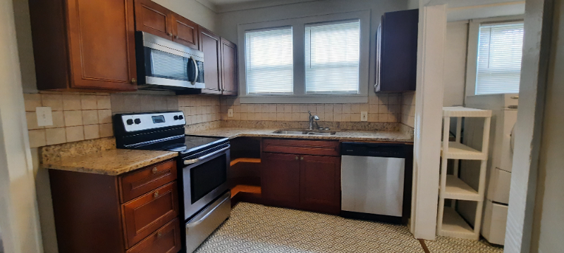 636 Benton Ave - Photo 3 of 34