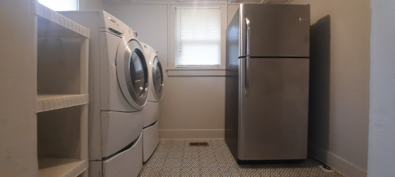 636 Benton Ave - Photo 5 of 34