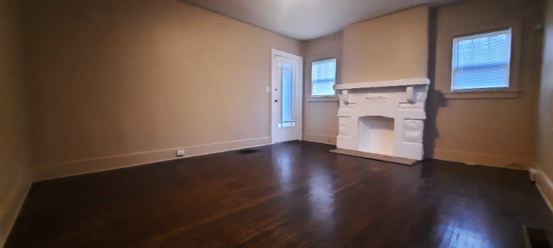 636 Benton Ave - Photo 6 of 34