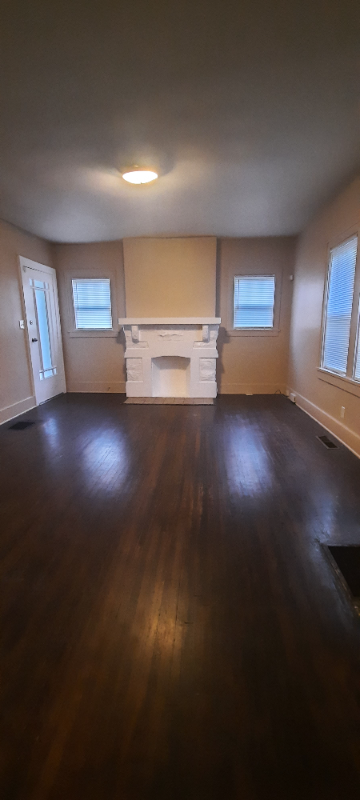 636 Benton Ave - Photo 7 of 34