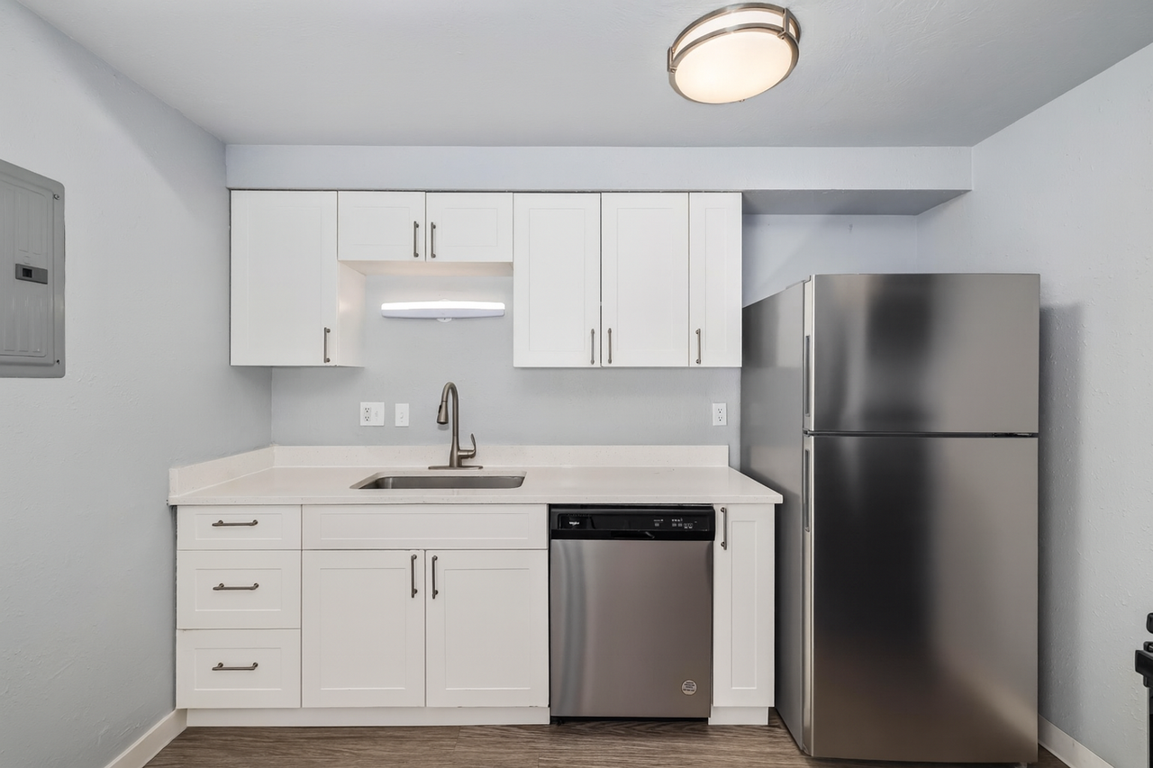 North River Apartments - Photo 7 of 30