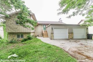 featured image of 1923 Crescent Dr