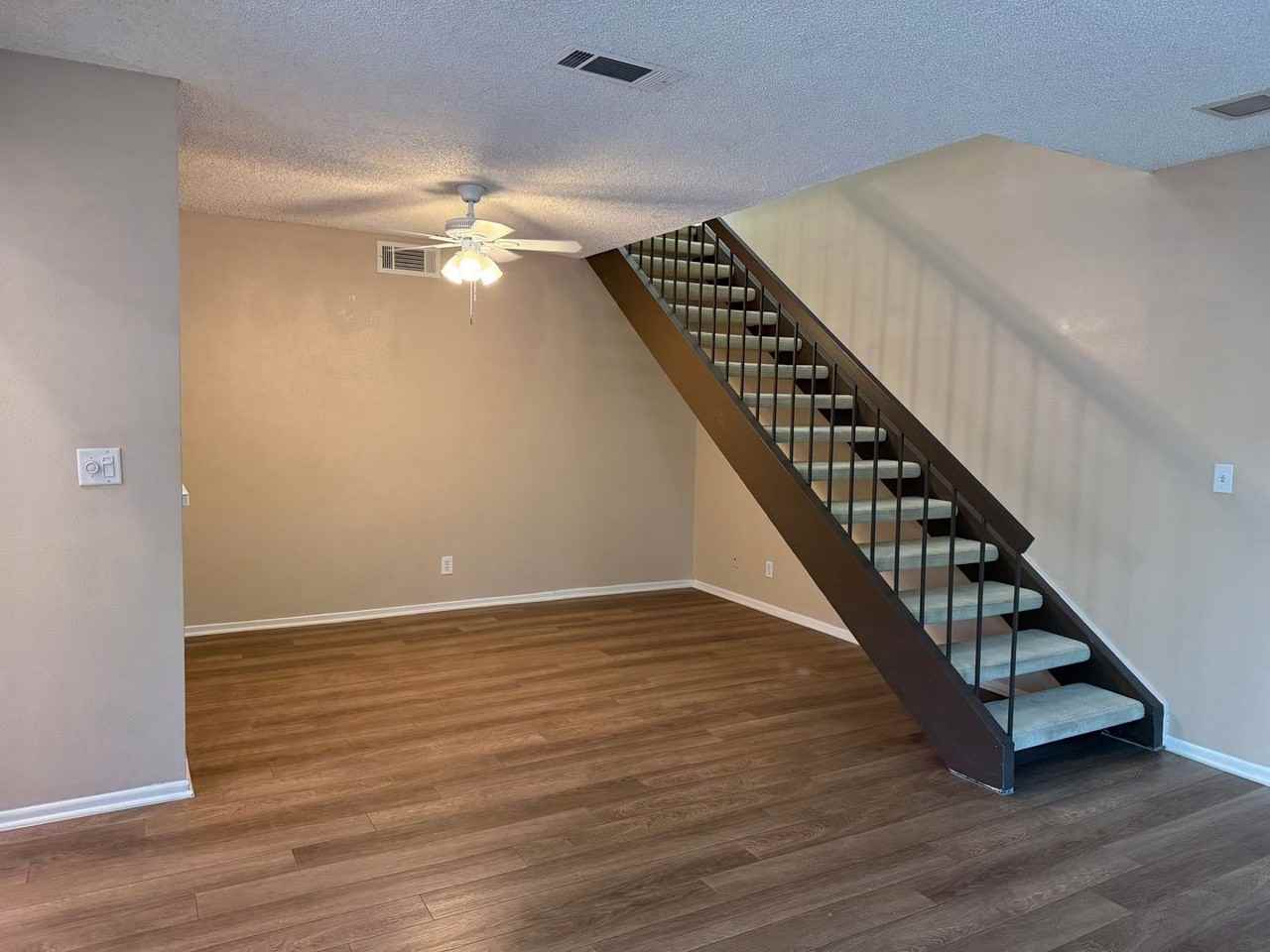 314 W 7th St - Photo 3 of 14