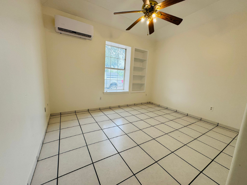 1703 North Magdalen Street - Photo 5 of 8