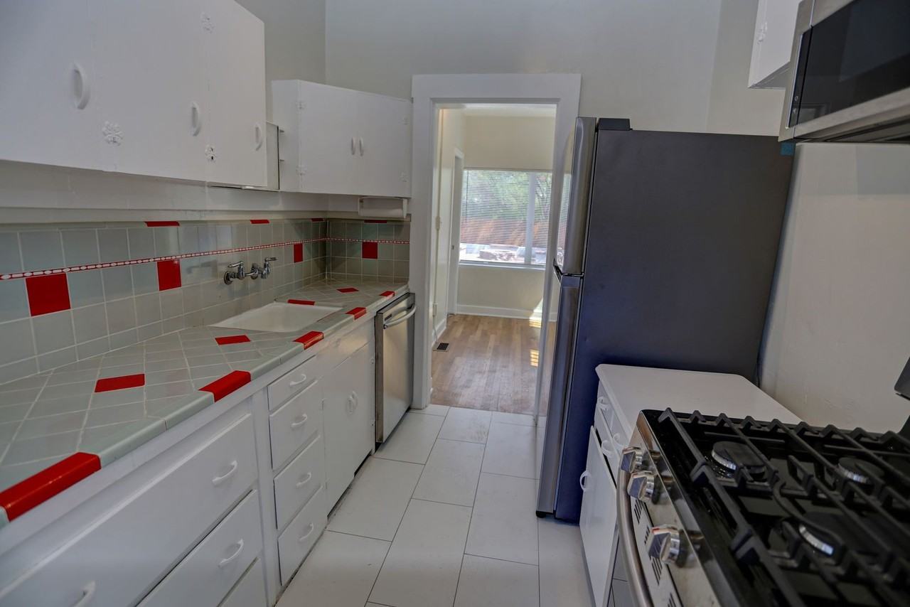 1509 E. 9th St. - Photo 7 of 45