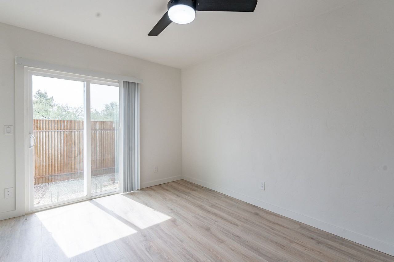 1601-1605 E. 9th St. ( 1601, 1603, 1605, 1605-A ) - Photo 7 of 11