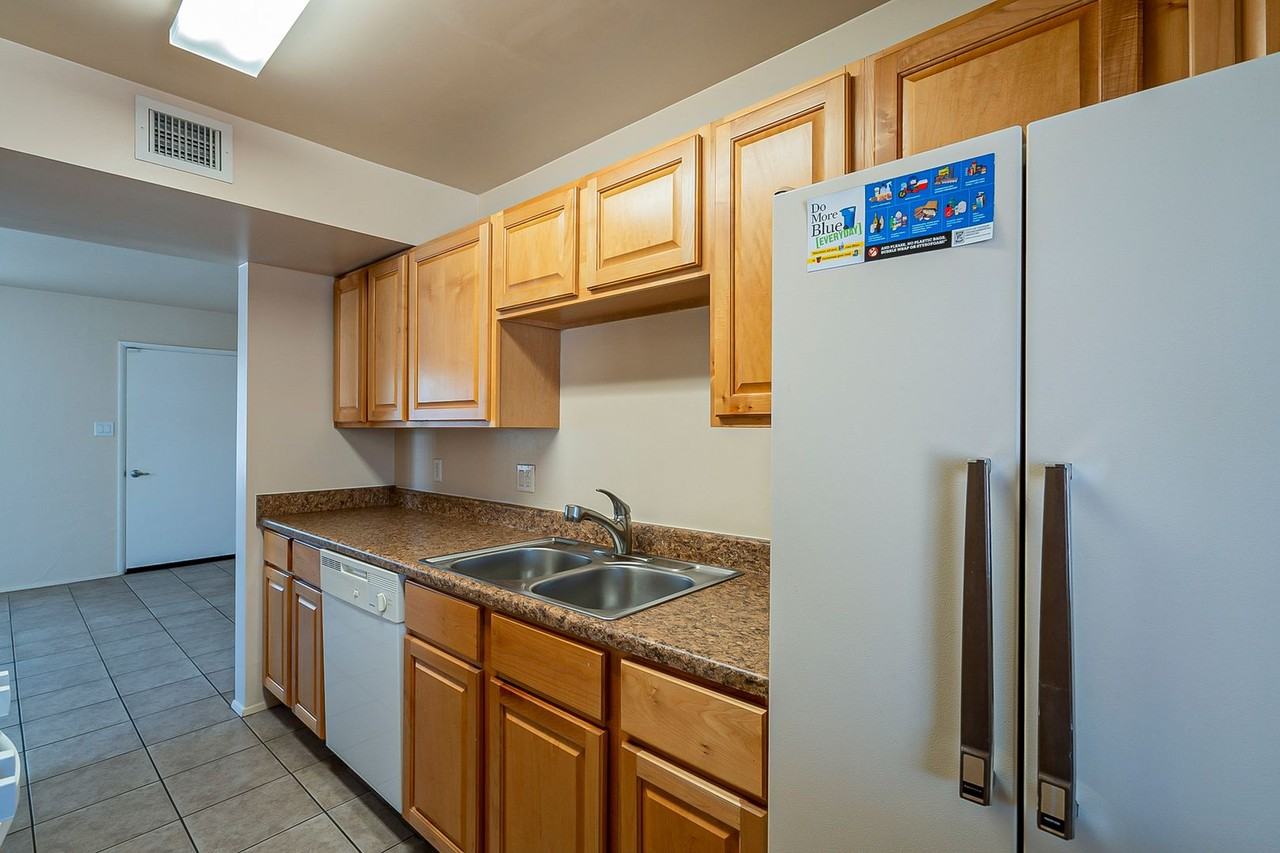 1439 E. Elm St. - Photo 2 of 23