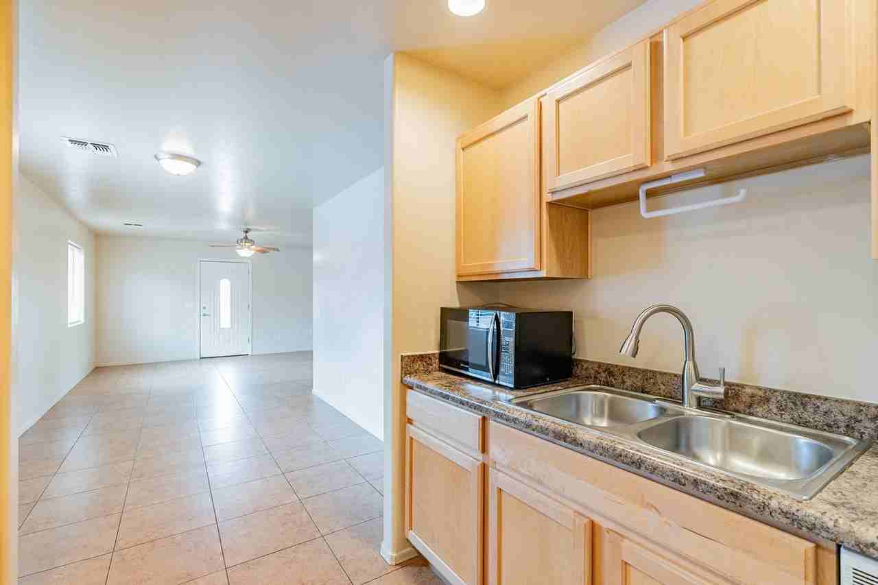 1428 E. Elm St. - Photo 7 of 50