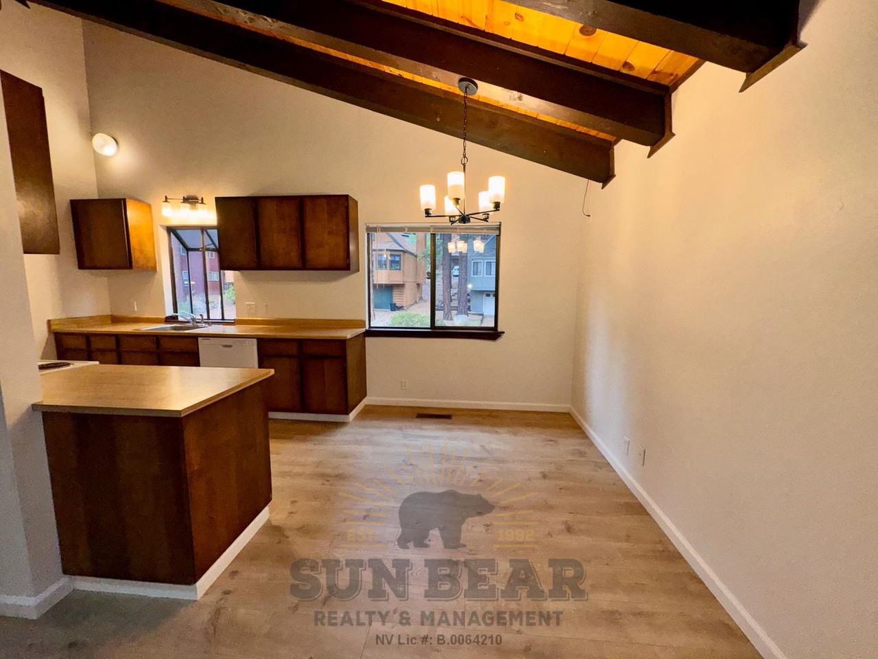 1033 Tomahawk Trl - Photo 3 of 25