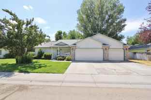 755 Laurel Dr - Photo 1 of 1