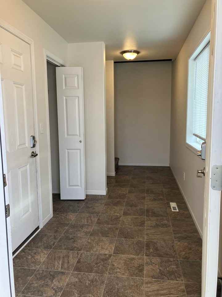 1345 12th St W - Photo 5 of 22