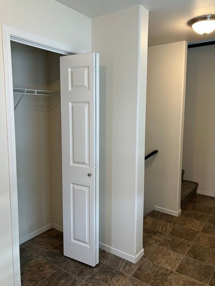 1345 12th St W - Photo 6 of 22