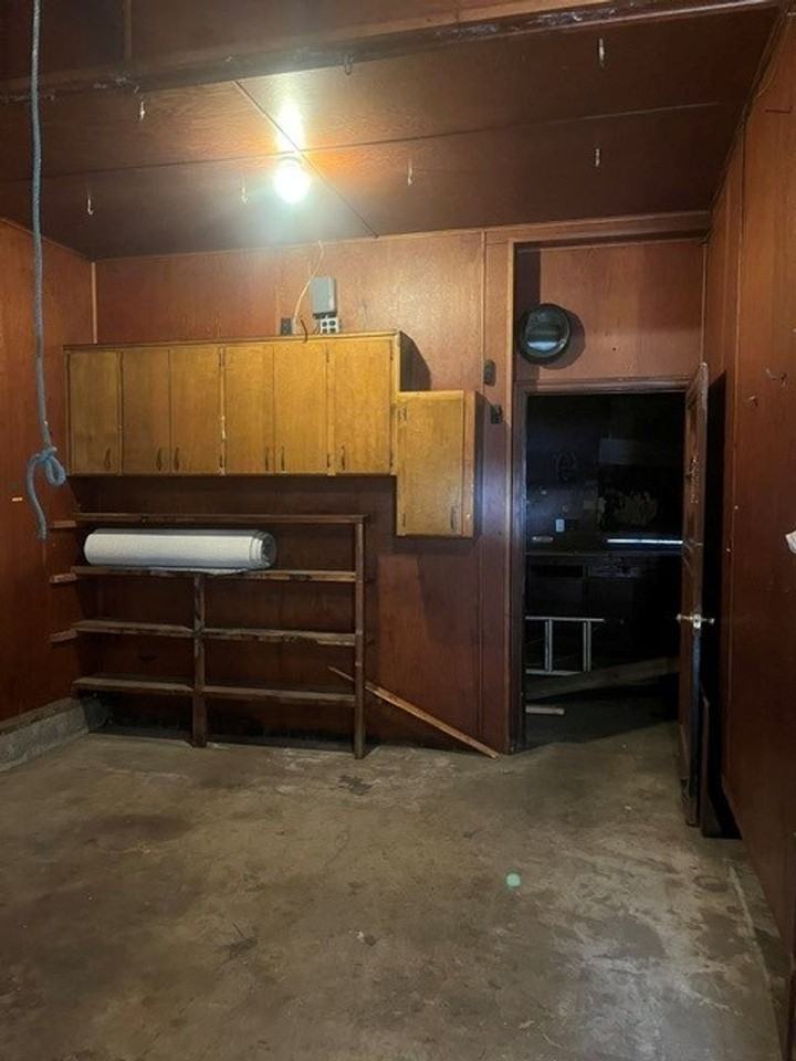 1281 Highway 99 N - Photo 4 of 20