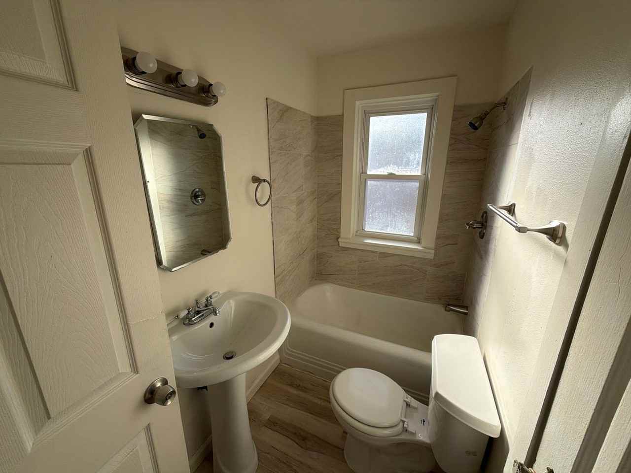 2854 Meadowlark Ave - Photo 4 of 18