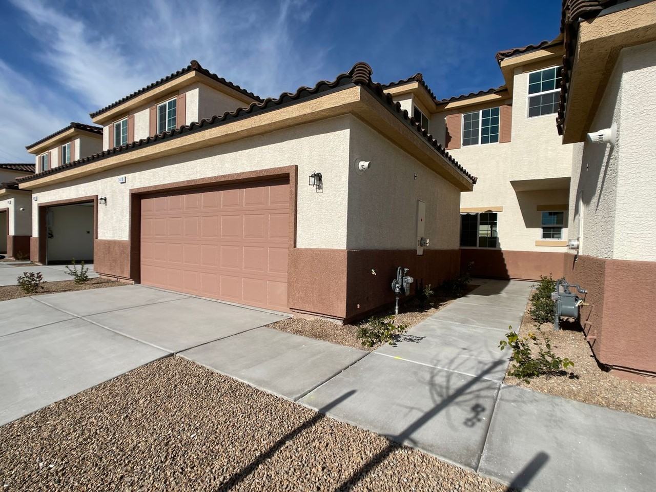 1418 Pink Dawn Dr - Photo 2 of 50