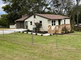 304 Greenview Dr - Photo 1 of 1