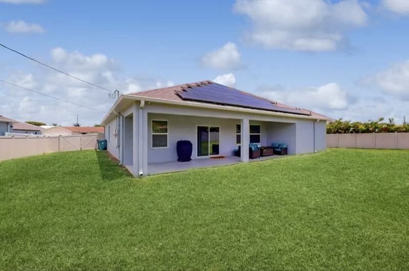 438 Sw Naftal Pl - Photo 3 of 20