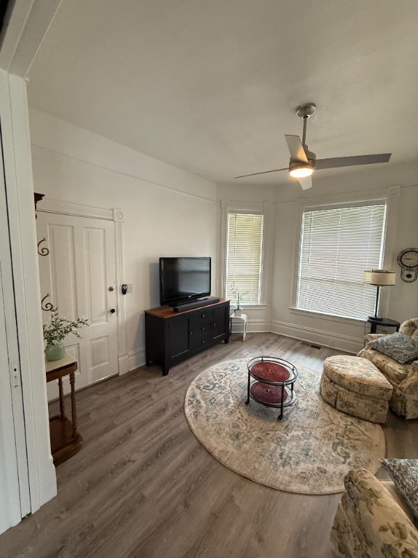 172 Orange St #1 - Photo 4 of 19