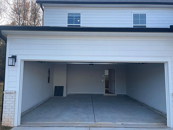 396 Summerwood Ln - Photo 2 of 20