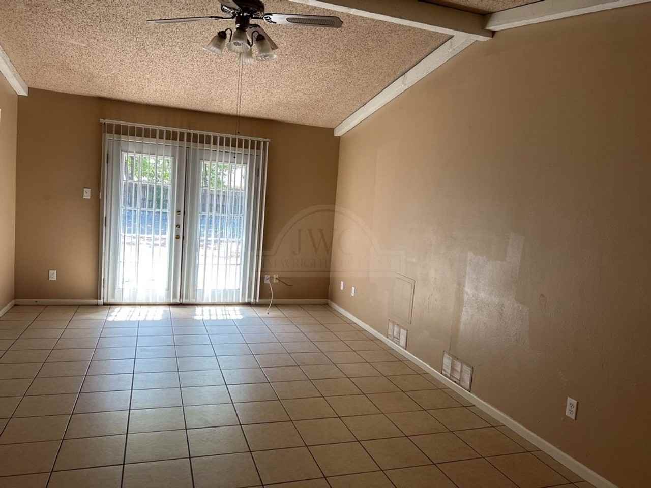 2404 Carnation Drive - Photo 2 of 25