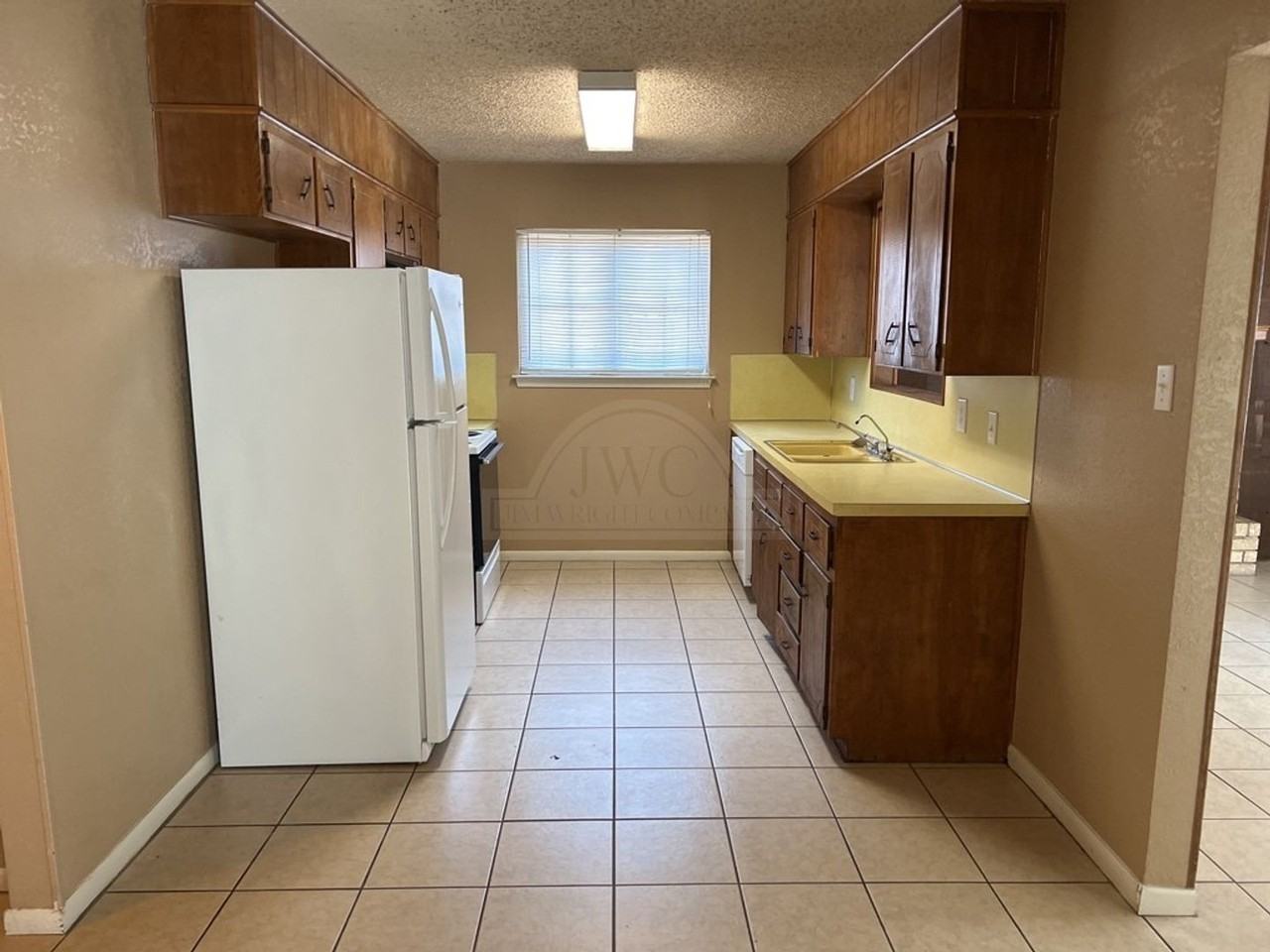 2404 Carnation Drive - Photo 6 of 25