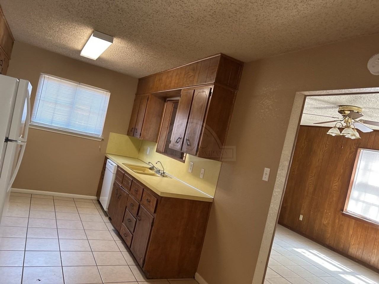 2404 Carnation Drive - Photo 7 of 25