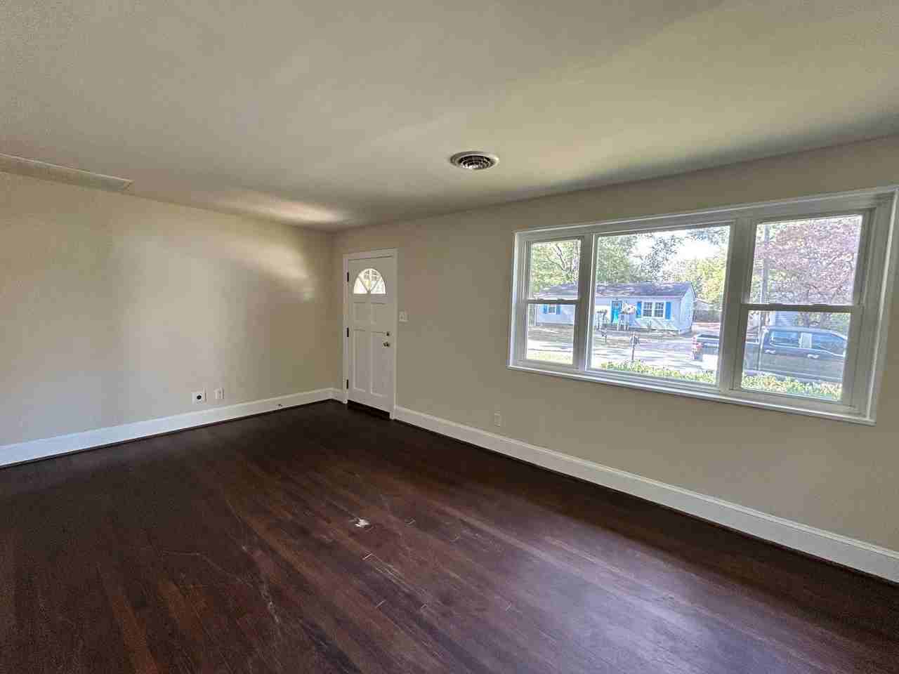 1815 Powell Road - Photo 6 of 30