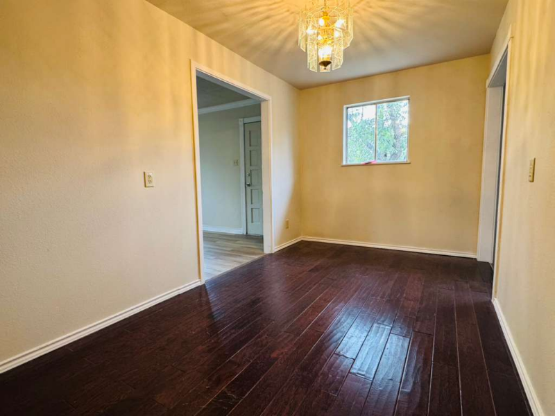 1334 State St - Photo 2 of 9