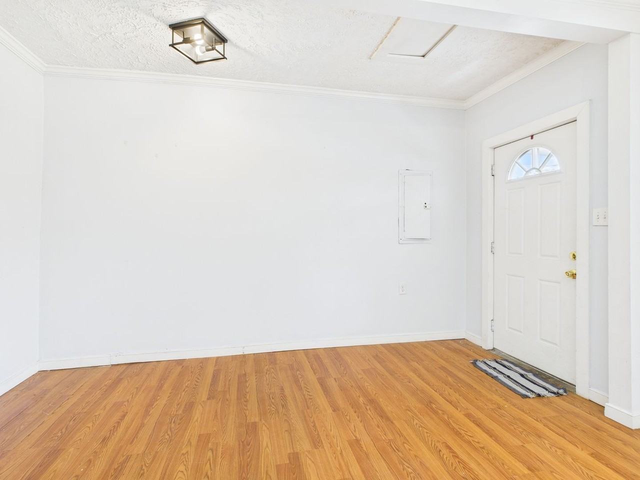 3205 Hull St - Photo 4 of 30