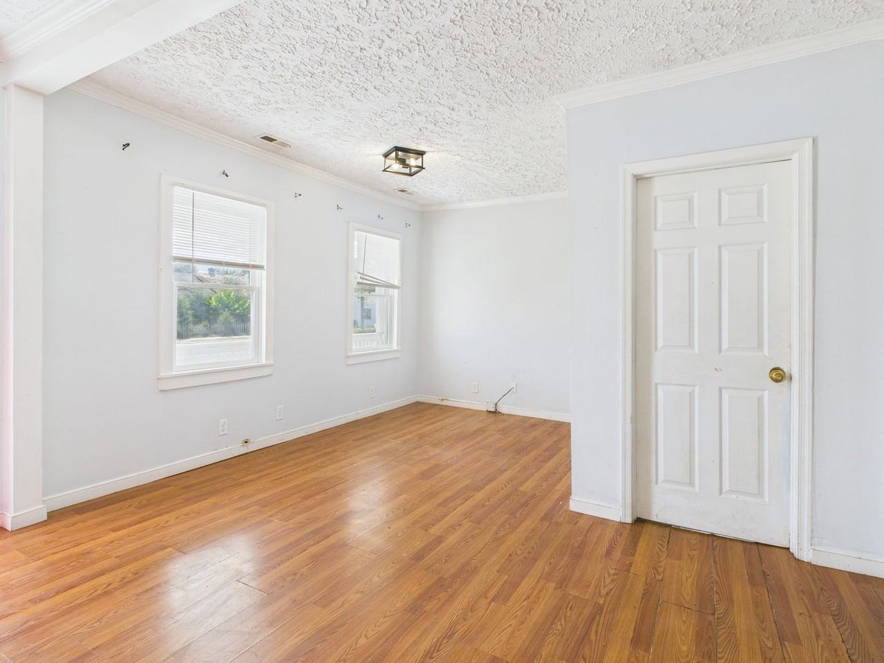 3205 Hull St - Photo 6 of 30