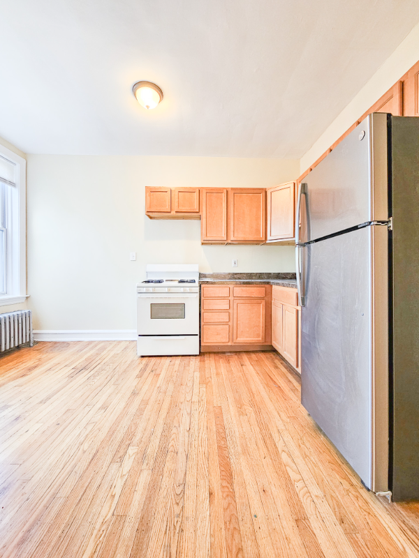 4715 W Belmont Ave #3 - Photo 2 of 13