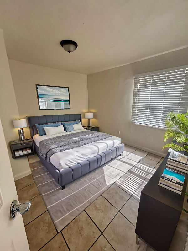 1402 N Willowbrook Ave #D - Photo 3 of 13