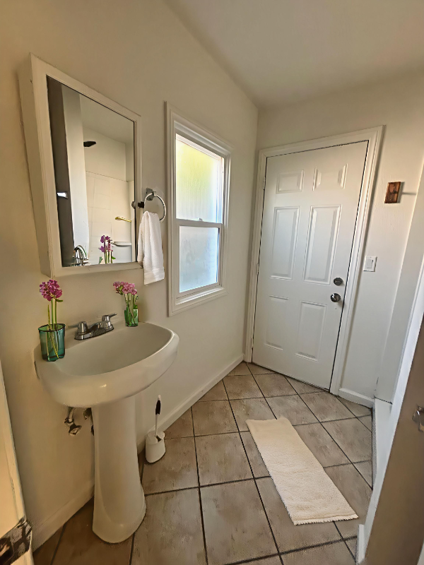 1402 N Willowbrook Ave #D - Photo 5 of 13