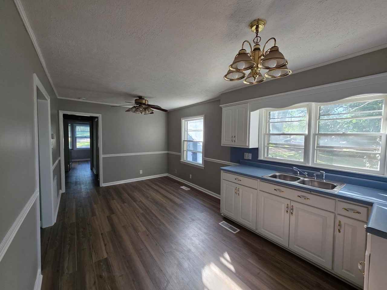 1405 Shawnee Dr - Photo 5 of 15